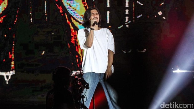 Penampilan Sheila On 7 di We The Fest 2023/Foto: detikHot/Andhika Prasetia Penampilan Sheila On 7 di We The Fest 2023/Foto: detikHot/Andhika Prasetia