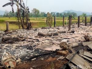 Pasrah Udin Lihat Sumber Mata Pencahariannya Hangus Dilalap Api