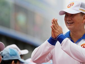 Warisan Kekuasaan PM Kamboja untuk Putra Mahkota Warisan Kekuasaan PM Kamboja untuk Putra Mahkota