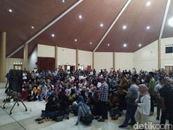 Pengumuman Akhir Seleksi, Keluarga Catar Penuhi Gedung Serbaguna Akpol
