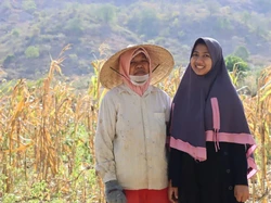 Kisah Putri Belajar Sambil Angon Kambing, Akhirnya Raih Kuliah Gratis di FKG UGM