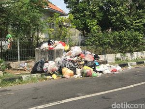 Jogja Darurat Sampah, 30 Ton Per Hari Dibuang Asal oleh Warga Jogja Darurat Sampah, 30 Ton Per Hari Dibuang Asal oleh Warga