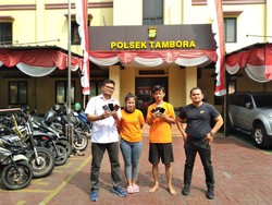 Sejoli di Jakbar Curi Belasan Ponsel Sopir Taksi, Hasilnya buat Nyabu