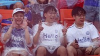 Leicester City sendiri terindikasi memiliki basis fans besar di Thailand. Ini tampaknya berkaitan erat dengan fakta bahwa klub Inggris itu dimiliki oleh sosok asal Negeri Gajah Putih. Foto: REUTERS/ATHIT PERAWONGMETHA