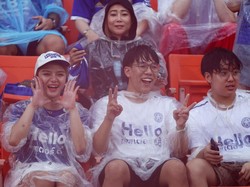 Leicester City sendiri terindikasi memiliki basis fans besar di Thailand. Ini tampaknya berkaitan erat dengan fakta bahwa klub Inggris itu dimiliki oleh sosok asal Negeri Gajah Putih. Foto: REUTERS/ATHIT PERAWONGMETHA