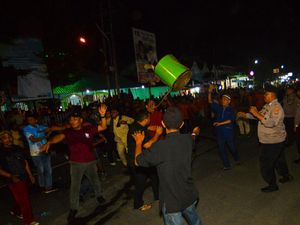 Melihat Atraksi Kolosal Perang Karbala di Pariaman