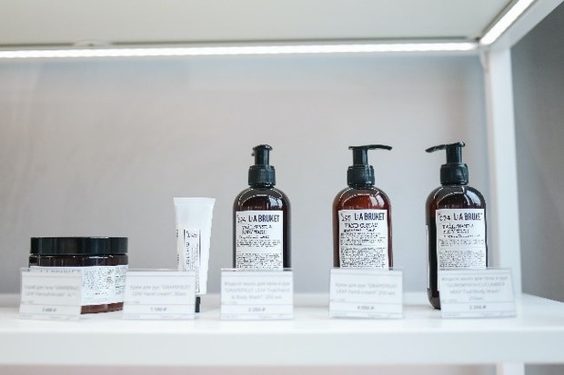 Cek packaging dan aroma/foto: pexels.com Cek packaging dan aroma