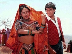 Aamir Khan Minta Ulangi Adegan Ciuman 8 Kali Tapi Malah Dihapus