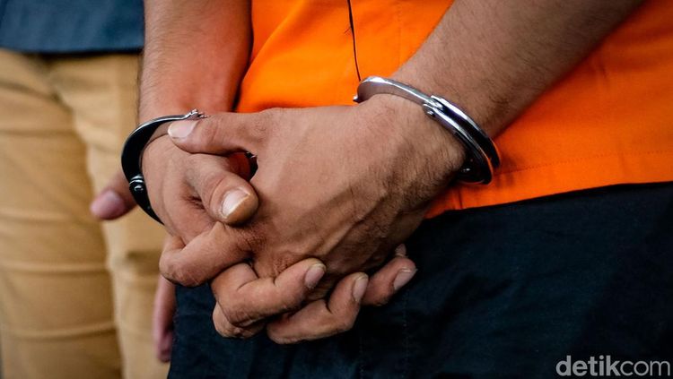 Terbongkar: Camat Padang Pasang Kamera Pengintai di Kamar Mandi Kos Wanita, Pelaku Ditangkap