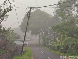 Kabut Tebal Selimuti Langit Ciamis Pagi Ini