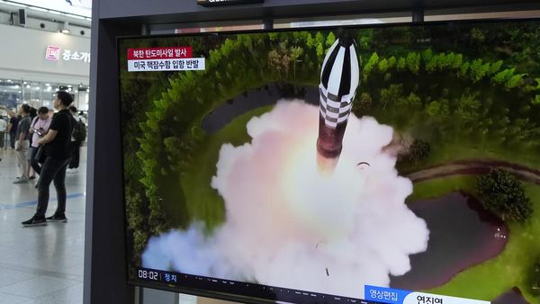 Korut Kembali Tembakkan Rudal Usai Kapal Nuklir AS Merapat ke Korsel