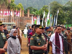 Resmikan 1.345 Sumur Bor bagi Warga Lebak, KSAD Cerita Pengalaman di NTT