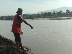 Pemuda di Sigi Sulteng Diterkam Buaya Saat Sedot Pasir di Tepi Sungai