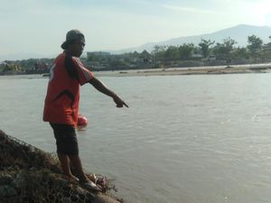 Pemuda di Sigi Sulteng Diterkam Buaya Saat Sedot Pasir di Tepi Sungai Pemuda di Sigi Sulteng Diterkam Buaya Saat Sedot Pasir di Tepi Sungai