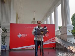 Menkominfo Budi Arie Yakinkan Jokowi Proyek BTS Selesai Tahun Ini