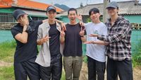 Potret Joohoney Wajib Militer Diantar Member MONSTA X