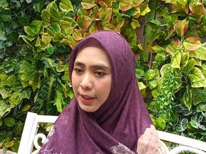 Ibunda Sempat Koma di Makkah, Oki Setiana Dewi: Jangan Sepelekan Permintaan Ortu Ibunda Sempat Koma di Makkah, Oki Setiana Dewi: Jangan Sepelekan Permintaan Ortu