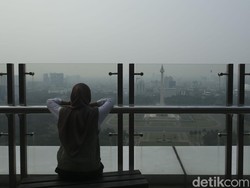 Polusi Udara Makin Ambyar, Setuju Nggak Anak Sekolah PJJ Lagi?