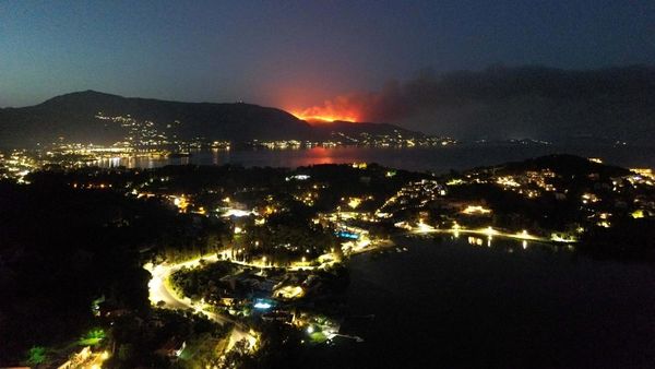 Potret Kebakaran Hutan di Pulau Corfu Yunani