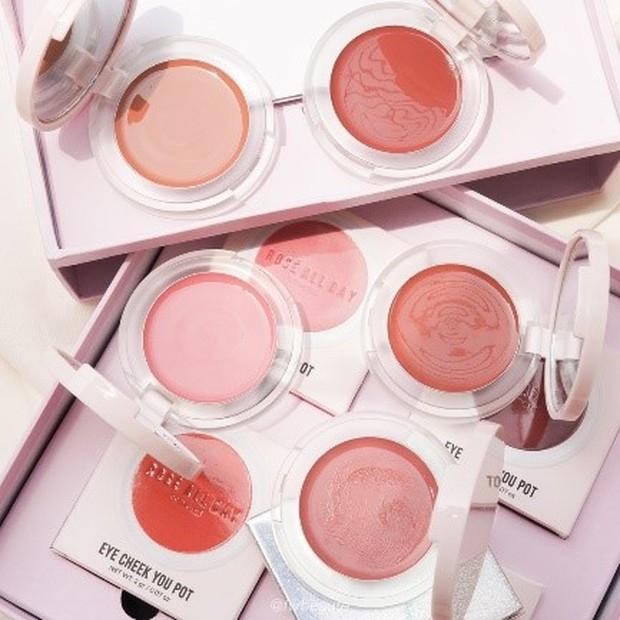 Rose All Day Eye Cheek You Pot/foto: shopee.co.id Rose All Day Eye Cheek You Pot