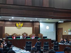 Hakim Minta Saksi Tak Ragu Jawab Plate: Jangan Takut, Bukan Menteri Lagi