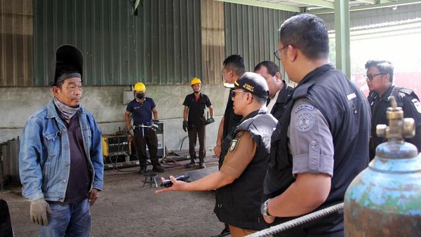 Timpora Razia Tenaga Kerja Asing di Riau