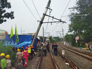 Sopir Truk Tabrak Tiang LAA Bikin KRL Terhenti Ngaku Nyasar gegara Maps