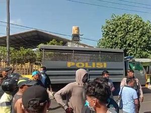 Warga Desa Wawonduru Ricuh Imbas Kecelakaan yang Tewaskan 1 Keluarga Warga Desa Wawonduru Ricuh Imbas Kecelakaan yang Tewaskan 1 Keluarga
