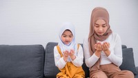 10 Doa Sehari-hari yang Bisa Diajarkan ke Anak