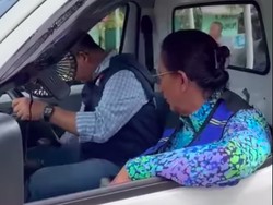 Anies Jajal Mobil Manual yang Dibawa Susi: Aman Toh?