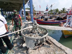 TNI Segera Kumpulkan Serpihan Bangkai Pesawat di Gresik untuk Diteliti