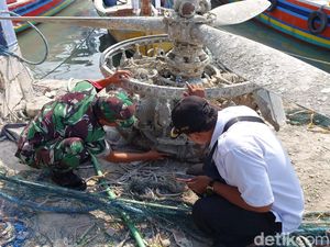 Penampakan Baling-baling Pesawat PD II yang Ditemukan Nelayan Gresik