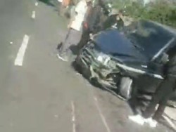 Kecelakaan Maut di Pasuruan: Bus Tabrak Mobil Lalu Hantam 3 Motor
