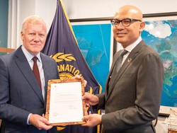 Armanatha Nasir Serahkan Surat Kepercayaan sebagai Wakil Tetap RI untuk ISA