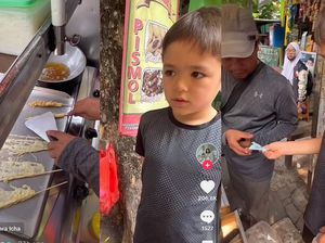 5 Momen Jajan El Barack yang Doyan Es Dawet dan Telur Gulung 5 Momen Jajan El Barack yang Doyan Es Dawet dan Telur Gulung