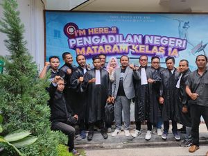 Aktivis yang Dijerat Pencemaran Nama Baik oleh DPRD NTB Divonis Bebas Aktivis yang Dijerat Pencemaran Nama Baik oleh DPRD NTB Divonis Bebas