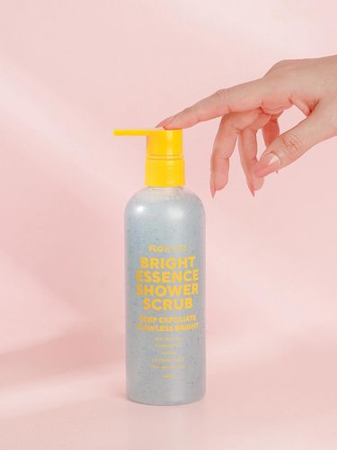 Flowhite Bright Essence Shower Scrub Deep Exfoliate Flawless Bright