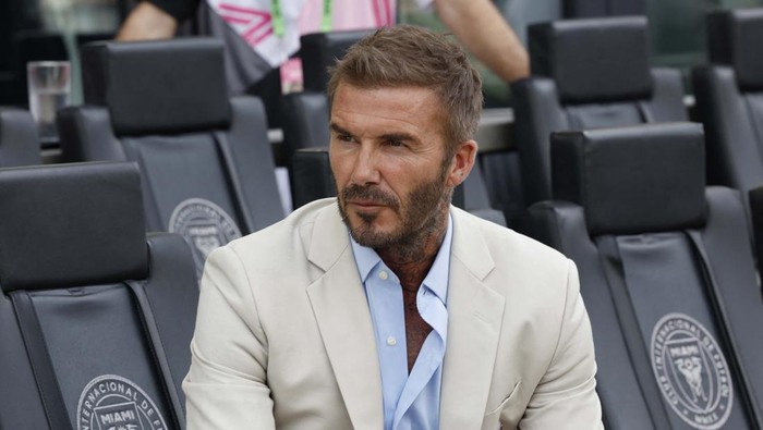 Jul 25, 2023; Fort Lauderdale, FL, USA; Inter Miami CF co-owner David Beckham and wife Victoria Beckham look on before the game between Inter Miami CF and Atlanta United at DRV PNK Stadium. Mandatory Credit: Jasen Vinlove-USA TODAY Sports