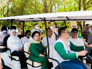 Khofifah Cerita Kawal Megawati dan Gus Dur Jadi Juru Ketik Awal Reformasi