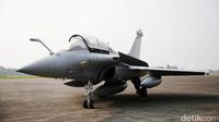 Jet Rafale dan Pesawat Tanker Prancis Mendarat di Bandara Halim