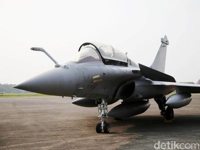 Jet Rafale dan Pesawat Tanker Prancis Mendarat di Bandara Halim