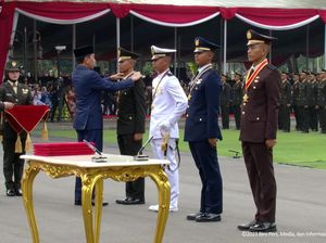 Putra Eks Kapolri Idham Azis Lulusan Terbaik Akpol 2023, Raih Adhi Makayasa Putra Eks Kapolri Idham Azis Lulusan Terbaik Akpol 2023, Raih Adhi Makayasa