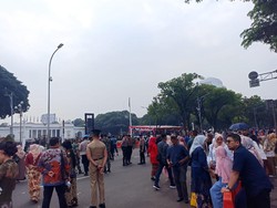 Cerita Cinta Lihat Pelantikan Kekasih Perwira TNI Walau dari Luar Istana