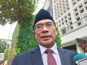 Jokowi Terbitkan Keppres Pemberhentian Tidak Hormat Ketua KPU Hasyim Asyari Jokowi Terbitkan Keppres Pemberhentian Tidak Hormat Ketua KPU Hasyim Asyari
