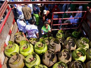 Subsidi LPG 3 Kg Mau Diganti Jadi BLT, Penerima Bisa Dapat Rp 120 Ribu Subsidi LPG 3 Kg Mau Diganti Jadi BLT, Penerima Bisa Dapat Rp 120 Ribu