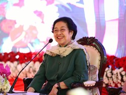 Canda Megawati Pamer Kung Fu Ibu Mega, Apa Maksudnya?