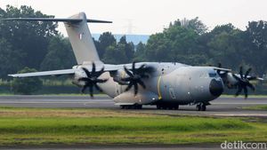 Potret Pesawat Airbus A400M Mejeng di Lanud Halim