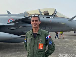 Cerita Pilot AU Prancis Tertantang Terbangkan Jet Tempur Rafale di Jakarta Cerita Pilot AU Prancis Tertantang Terbangkan Jet Tempur Rafale di Jakarta