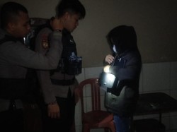 8 Pasangan Bukan Suami Istri Terjaring Razia, Ada yang Ngumpet di WC