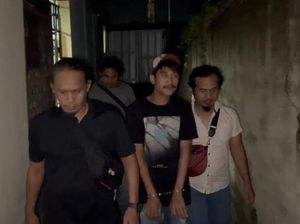 Pemobil Bacok 2 Pemotor yang Ngobrol Berjejeran hingga Halangi Jalan di Babel
